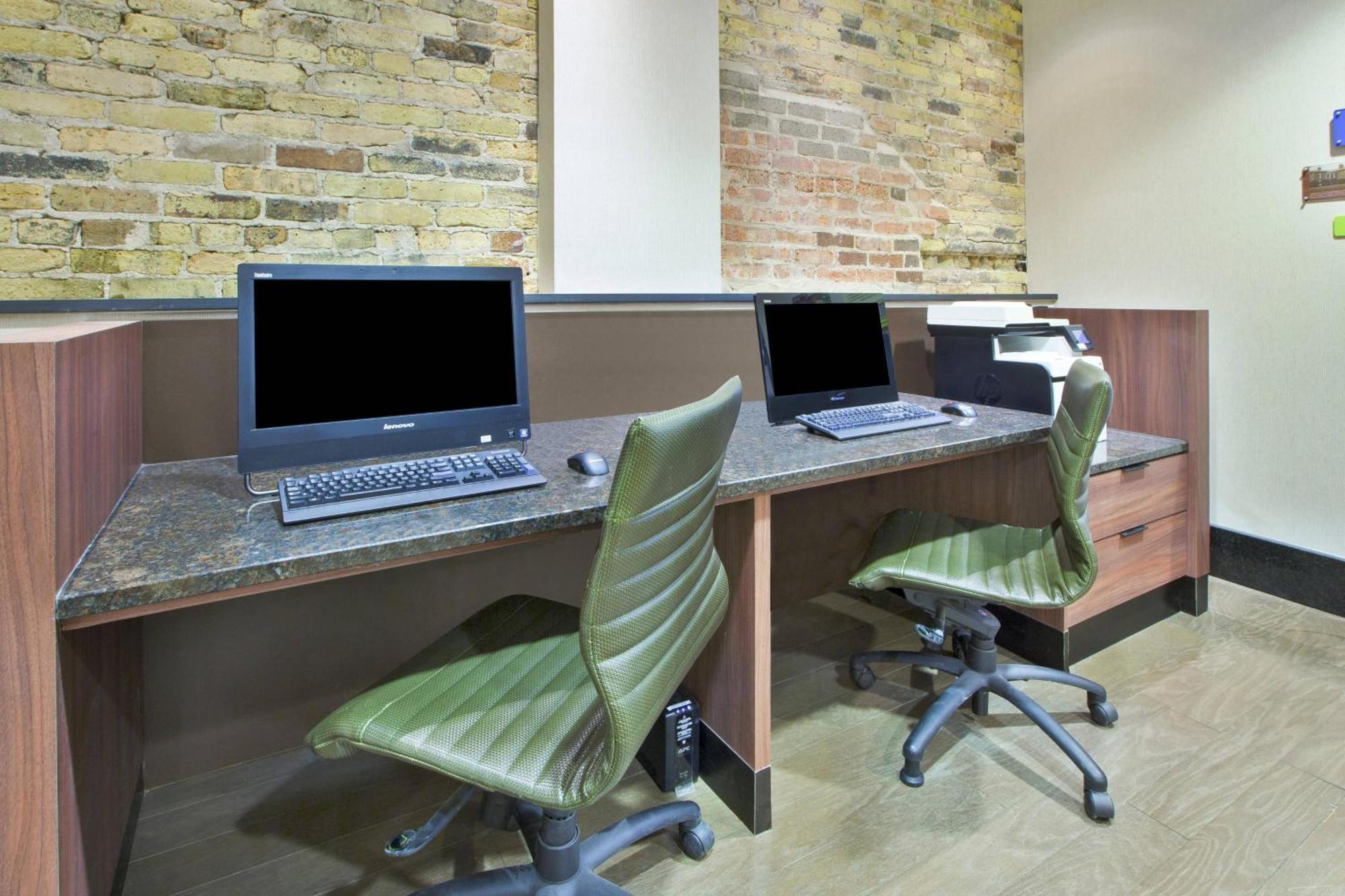Fairfield Inn & Suites By Marriott Milwaukee Downtown Екстер'єр фото