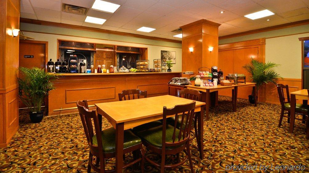 Fairfield Inn & Suites By Marriott Milwaukee Downtown Ресторан фото